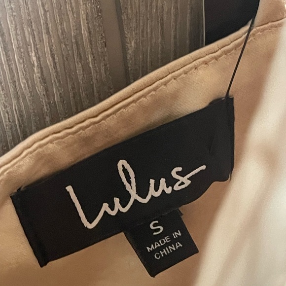 Lulu's Luxe'd Out Champagne Satin Cropped Tank Top in Champagne Size S NWT - Picture 10 of 10